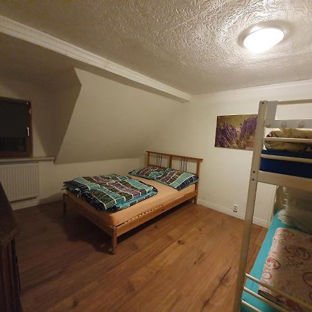 Dachgeschosswohnung In Neumuenster 2 Zimmer Dış mekan fotoğraf
