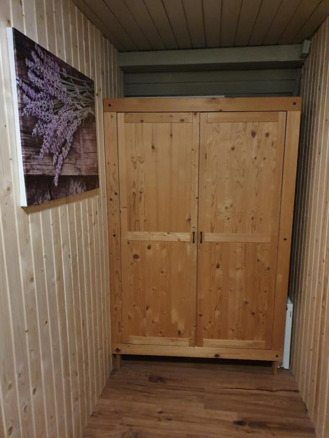 Dachgeschosswohnung In Neumuenster 2 Zimmer Dış mekan fotoğraf