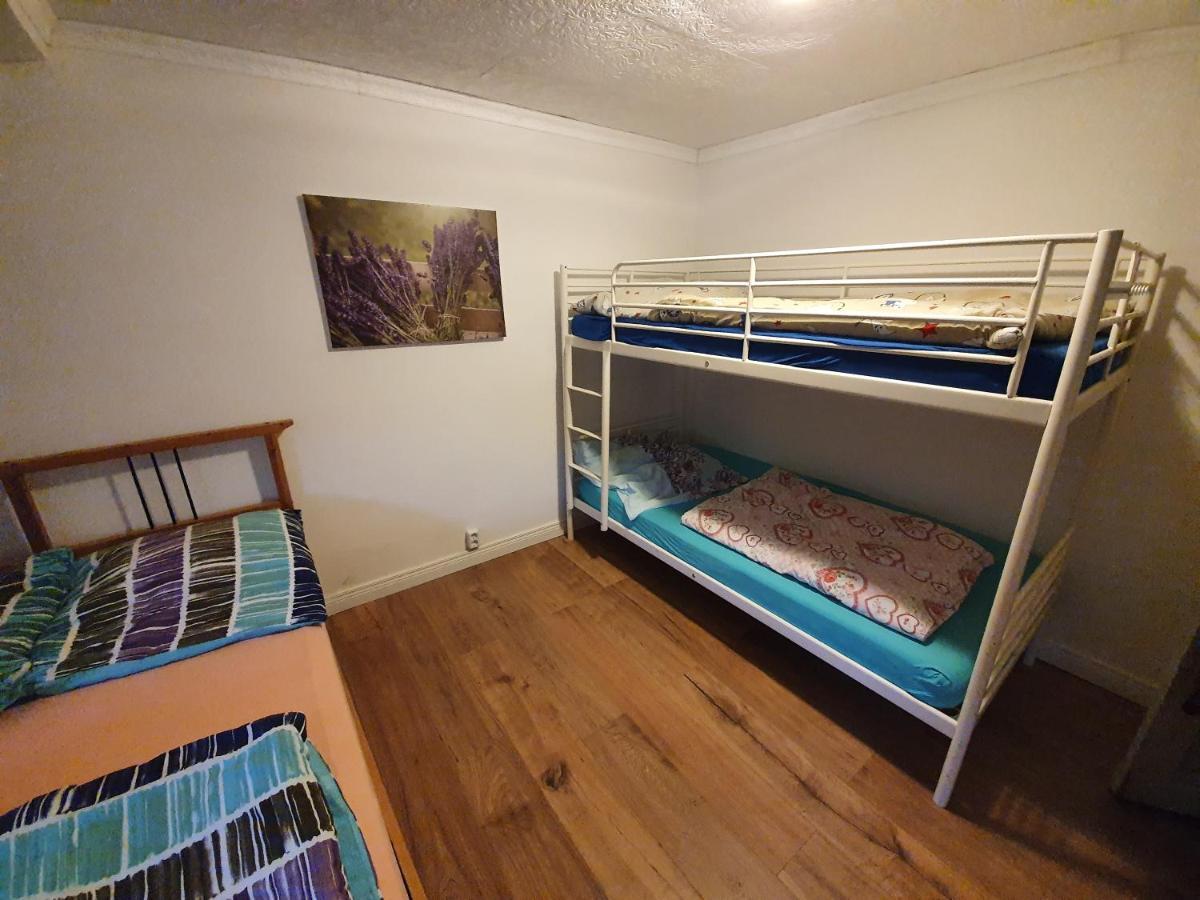 Dachgeschosswohnung In Neumuenster 2 Zimmer Dış mekan fotoğraf